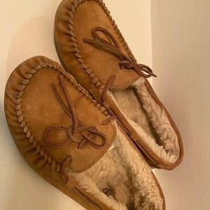 UGG DAKOTA Slippers